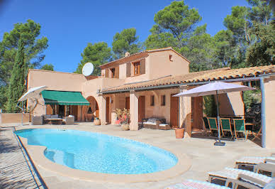 Maison avec piscine et jardin 19