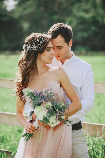 Wedding photographer Ekaterina Alekseeva (namataarim). Photo of 8 June 2016