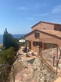 villa à Saint-raphael (83)