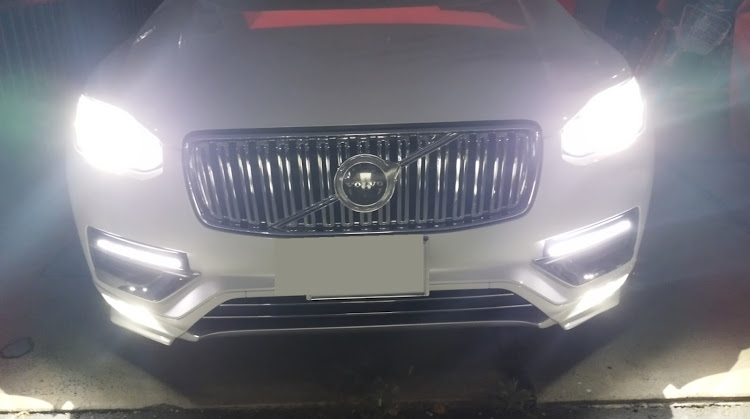 XC90のデイライト取付・VOLVO XC90・自己満・XC90・DIYに関するカスタム事例の投稿画像2枚目