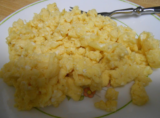 Light & Fluffy Scrambled Eggs