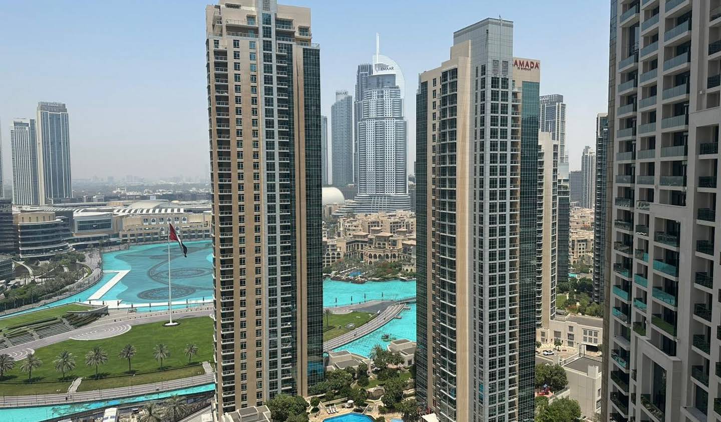 Apartment with pool Dubai