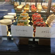 某某甜點 Quelques Pâtisseries