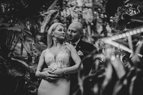 Nhiếp ảnh gia ảnh cưới Piotr Pietrzak (piotrpietrzak). Ảnh của 14 tháng 2 2022