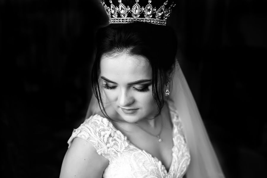 Hochzeitsfotograf Irina Mikhnova (irynamikhnova). Foto vom 3. April 2020