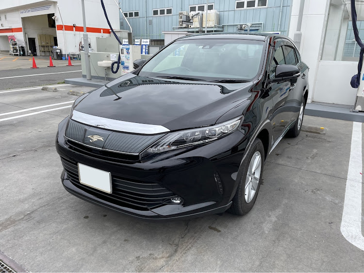 ハリアーの花粉まみれ・洗車に関するカスタム事例の投稿画像1枚目