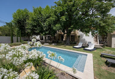 Maison avec piscine et terrasse 1