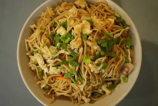 Egg Hakka Noodles