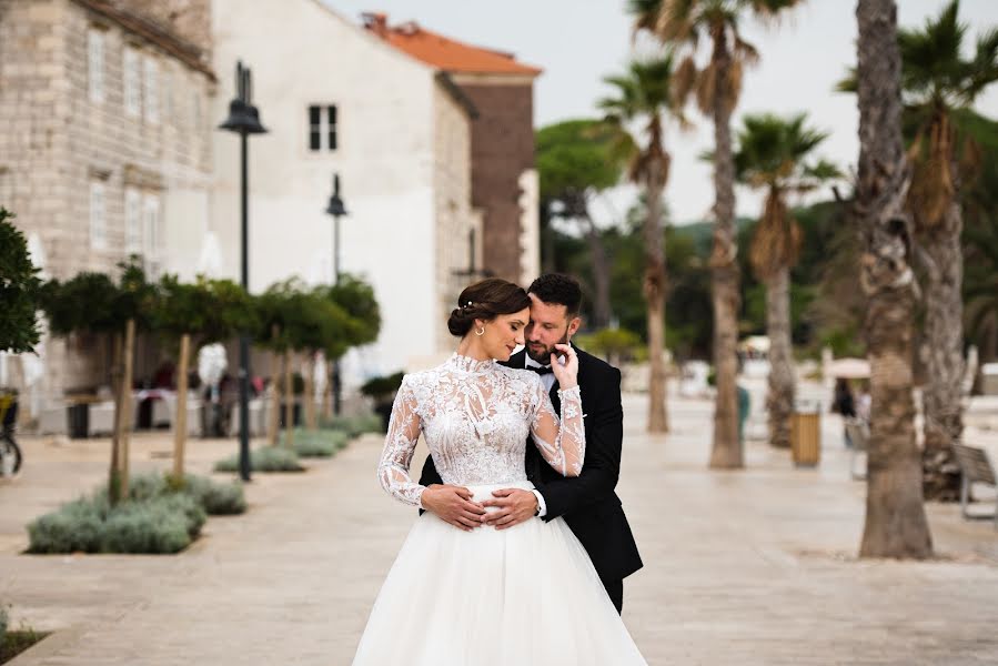 Fotografo di matrimoni Marko Car (zgrabitrenutak). Foto del 13 gennaio 2022