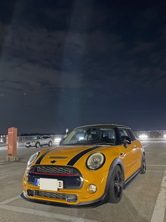 ミニクーパーSのゴールデンウィーク・GW・駐車場・MINI乗りさんと繋がりたいに関するカスタム事例の投稿画像1枚目