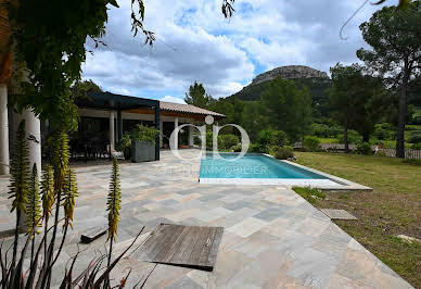 Villa with pool and terrace 3