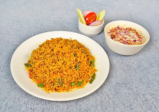 Vegetable Biryani With Raita