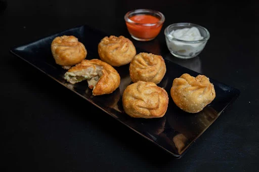 Veg Makhani Cheese Momos [6 Pieces]