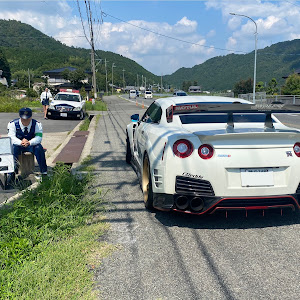 NISSAN GT-R