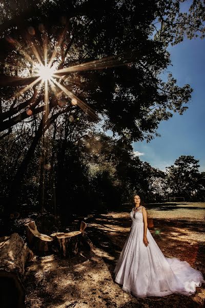 Fotógrafo de casamento Wallysson Ferrari (wallyssonferrar). Foto de 22 de agosto 2019