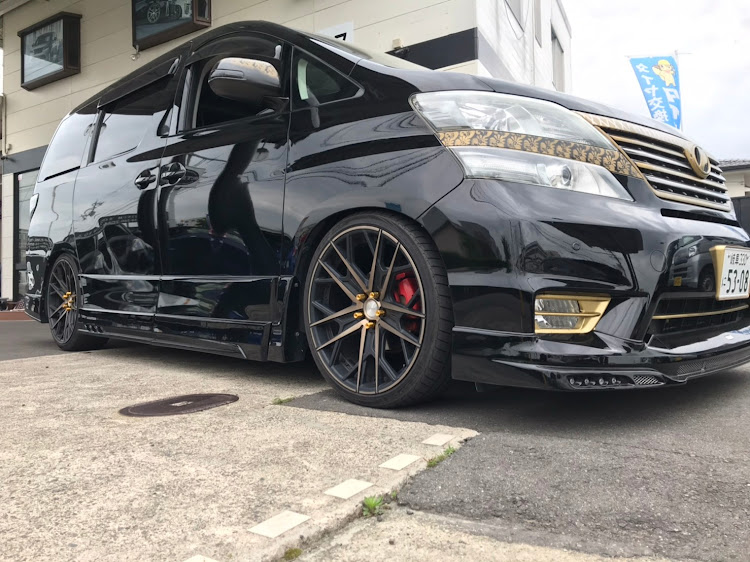 ヴェルファイアのお小遣いカット・車高調に関するカスタム事例の投稿画像5枚目