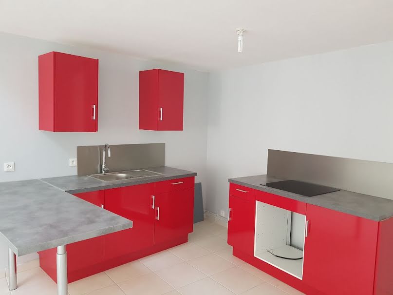 Location  appartement 2 pièces 67 m² à Pont-Saint-Esprit (30130), 520 €