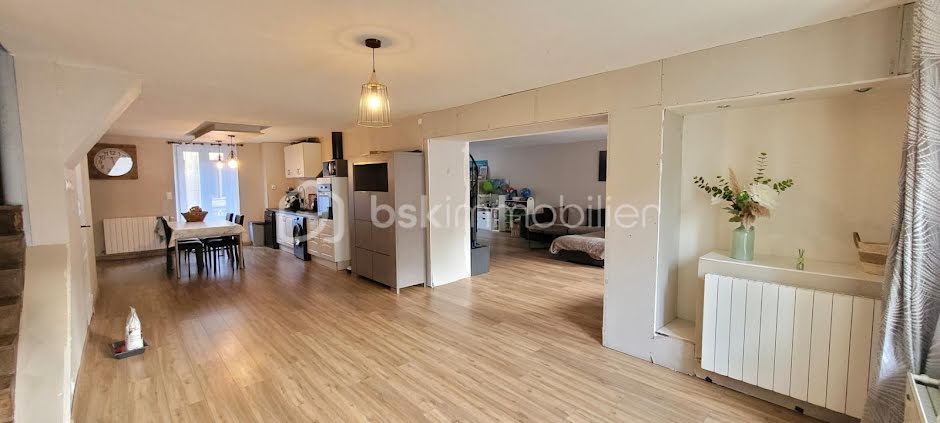 Vente maison 6 pièces 160 m² à Haraucourt (08450), 190 000 €