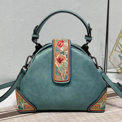 Title 3, Retro Chinese Style Embroidery Cheongsam Portab...