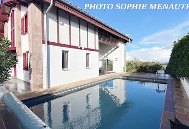 Maison avec piscine et terrasse 16