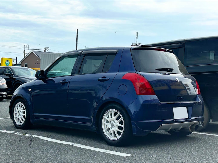 スイフトのゴールデンウィーク・ホイール交換・車高調整・足回りリフレッシュ・スイフトに関するカスタム事例の投稿画像2枚目