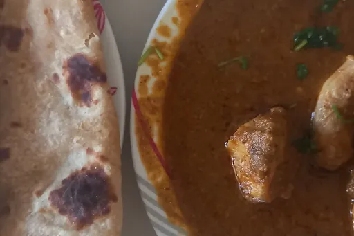 Chicken Masala With 2 Chapati