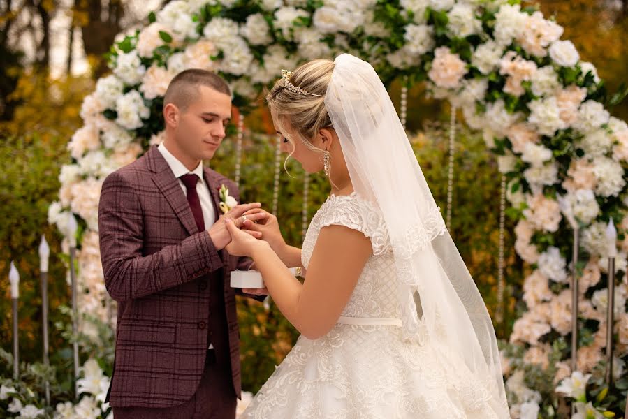 Fotógrafo de casamento Galina Matyuk (galinans). Foto de 27 de outubro 2021