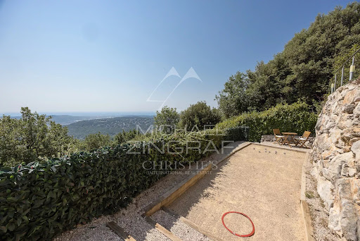 Seaside villa with pool and terrace 3