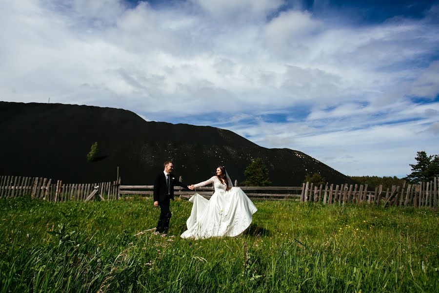 Fotógrafo de casamento Anna Bukhtoyarova (skorpyanka). Foto de 21 de julho 2017