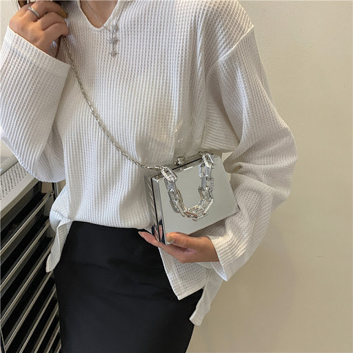 Title 5, Net Red Girl Chain Shoulder Box Bag, perfect fo...