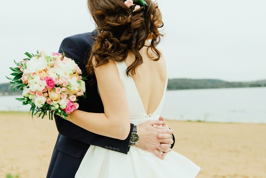 Fotógrafo de casamento Elena Gavrilenko (lgavrilenko92). Foto de 25 de novembro 2017