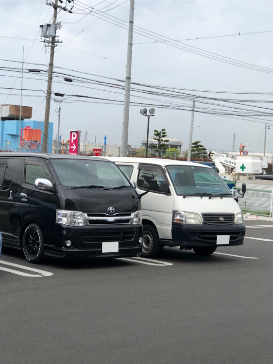 ハイエースバンのさくらとやまとのパパさんが投稿したカスタム事例の投稿画像1枚目