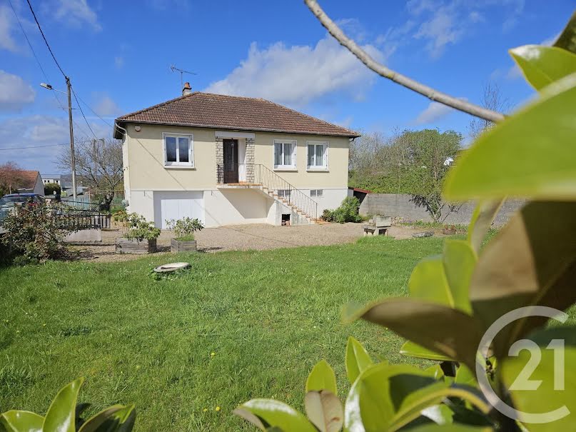 Vente maison 4 pièces 90 m² à Saint-Pierre-le-Moûtier (58240), 131 000 €