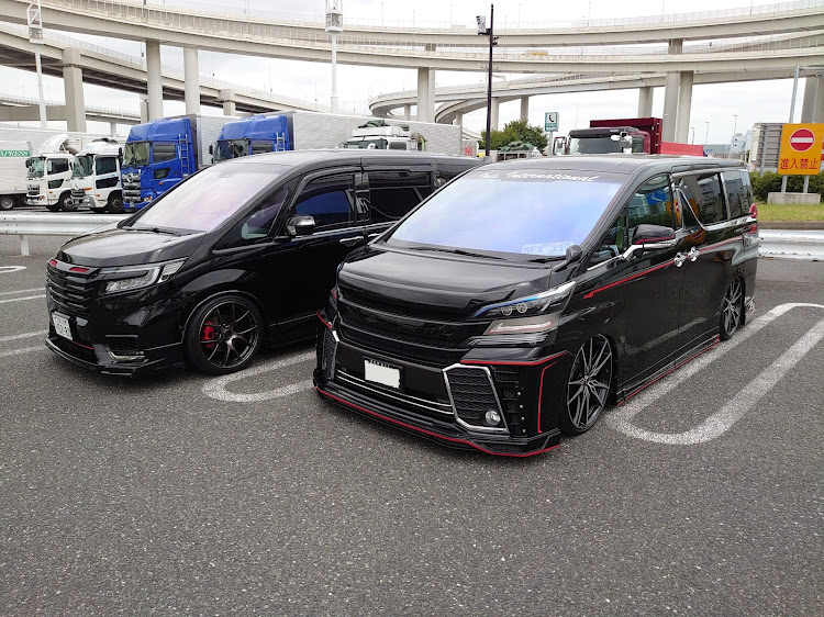 ステップワゴンのおはようございます😄・大黒パーキング・埼玉某所・千葉フォルニアに関するカスタム事例の投稿画像6枚目