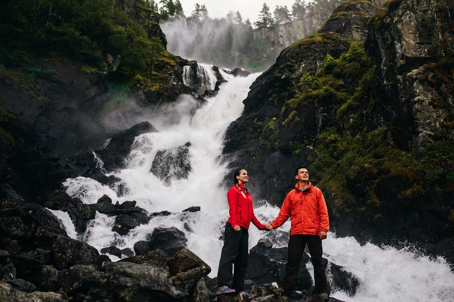 Fotografo di matrimoni Zhenya Ermakov (evgenyermakov). Foto del 24 novembre 2019