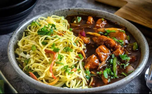 Veg Noodles With Chilly Chicken