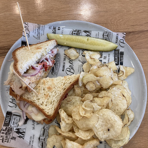 The turkey melt with chips