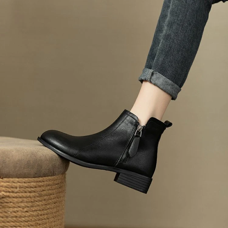 Bottines courtes en cuir souple britannique à bout rond et fermeture éclair latérale pour un confort et un style irréprochables
