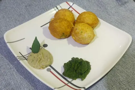 6 Appe With Chutney