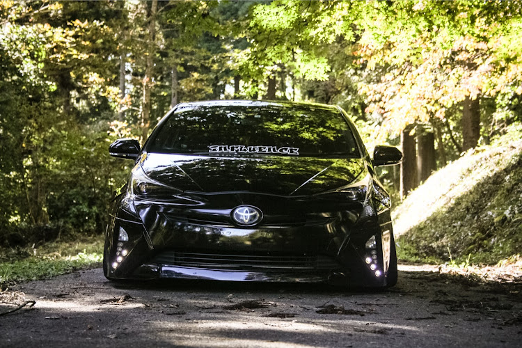 プリウスのドライブ・bagged・エアサスのある生活・ピックアップされない車・写真スポットに関するカスタム事例の投稿画像1枚目
