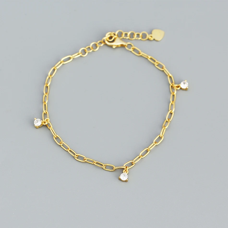 Bracelet Summer Sweet Femme, un bijou polyvalent pour l'été. S'accorde avec toutes les tenues, facile à porter et parfait pour sublimer votre look estival.
