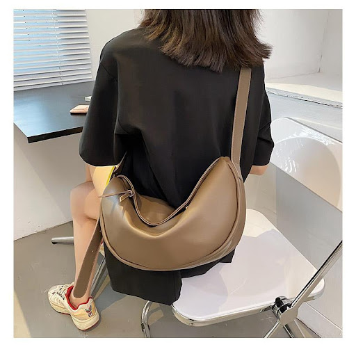 Title 8, Womens Simple Large-capacity Single Shoulder M...