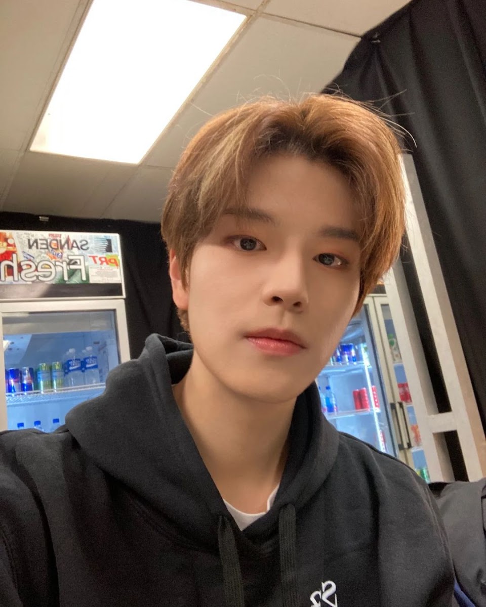 realstraykids_328638256_1355048125337678_942431815402286039_n