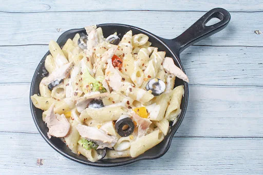 White Sauce Chicken Pasta