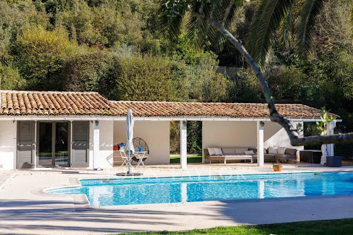 Maison avec piscine et terrasse 2