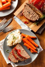 Slow cooker meatloaf was pinched from <a href="http://12tomatoes.com/2014/10/easy-meat-recipe-slow-cooker-meatloaf.html" target="_blank">12tomatoes.com.</a>