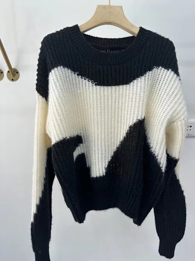 Title 1, Contrast Color Crew Neck Pullover Sweater