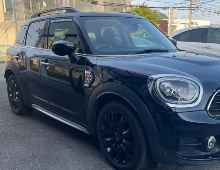 レオさんが投稿したBMW・MINI・MINI乗りさんと繋がりたい・ミニクロスオーバーf60に関するカスタム事例の投稿画像1枚目