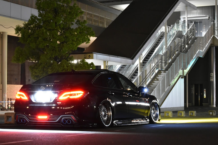 クラウンセダンの220クラウン・カメ活・DUEX・KTNgarageに関するカスタム事例の投稿画像2枚目