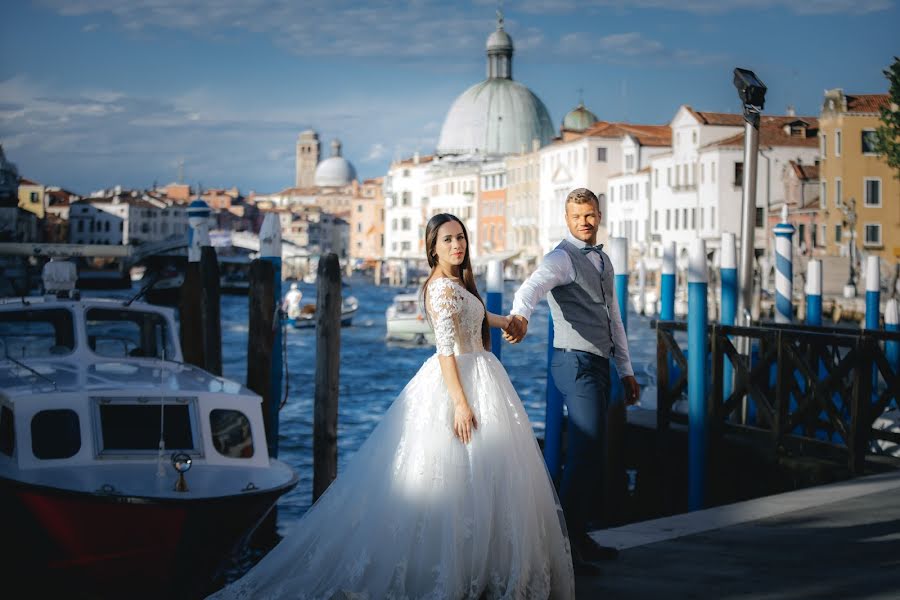 Fotografo di matrimoni Vitalik Gandrabur (ferrerov). Foto del 13 gennaio 2018